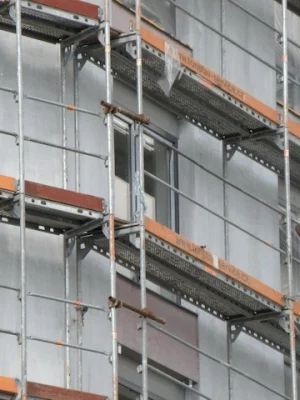 Residential scaffolding installed by Vallejo Scaffolding Rental for exterior construction work.